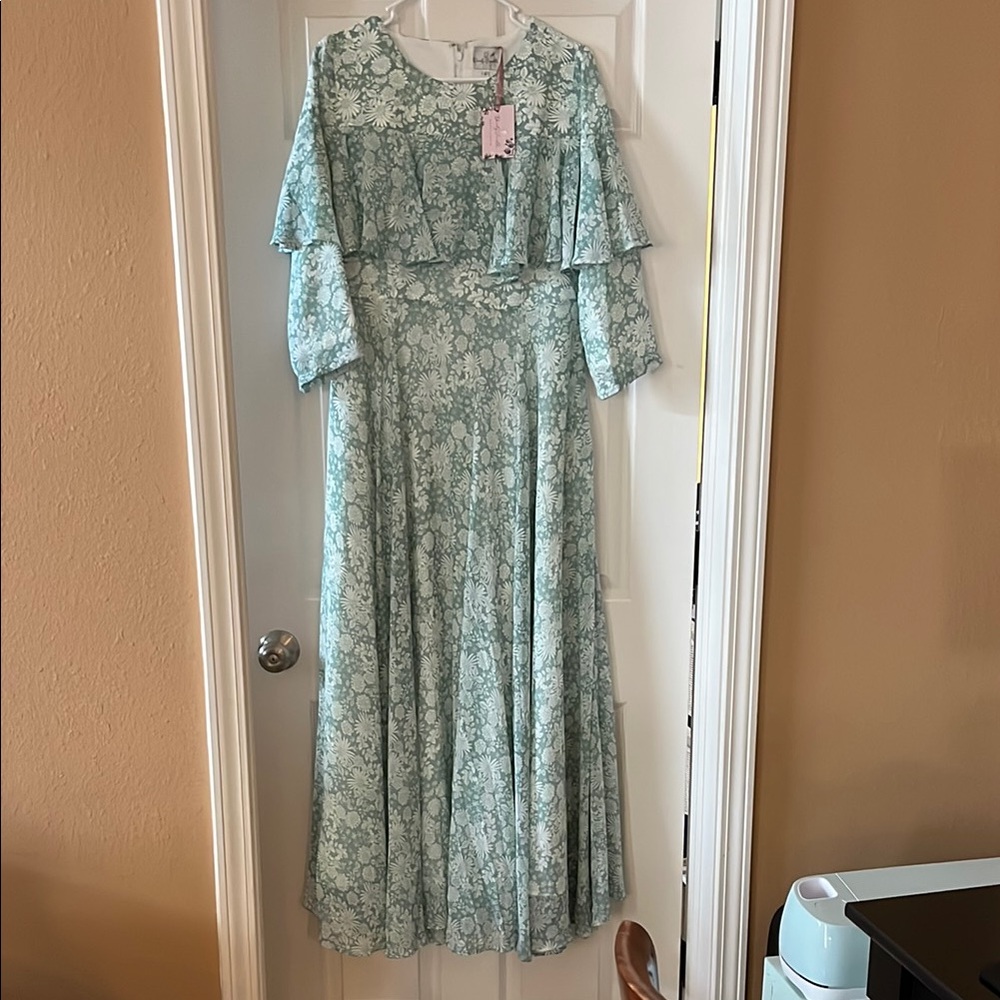 Dainty Jewells Long Sleeve Floral Dress in Soft Green